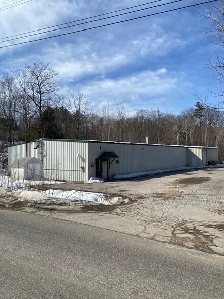 24 Foundry Ave, Meredith, NH for lease - Building Photo - Image 1 of 5