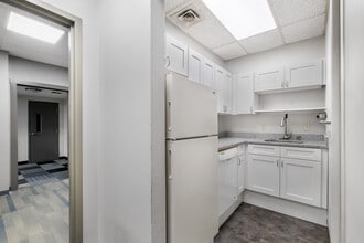 5877 Commerce St, Pittsburgh, PA for lease Interior Photo- Image 1 of 4