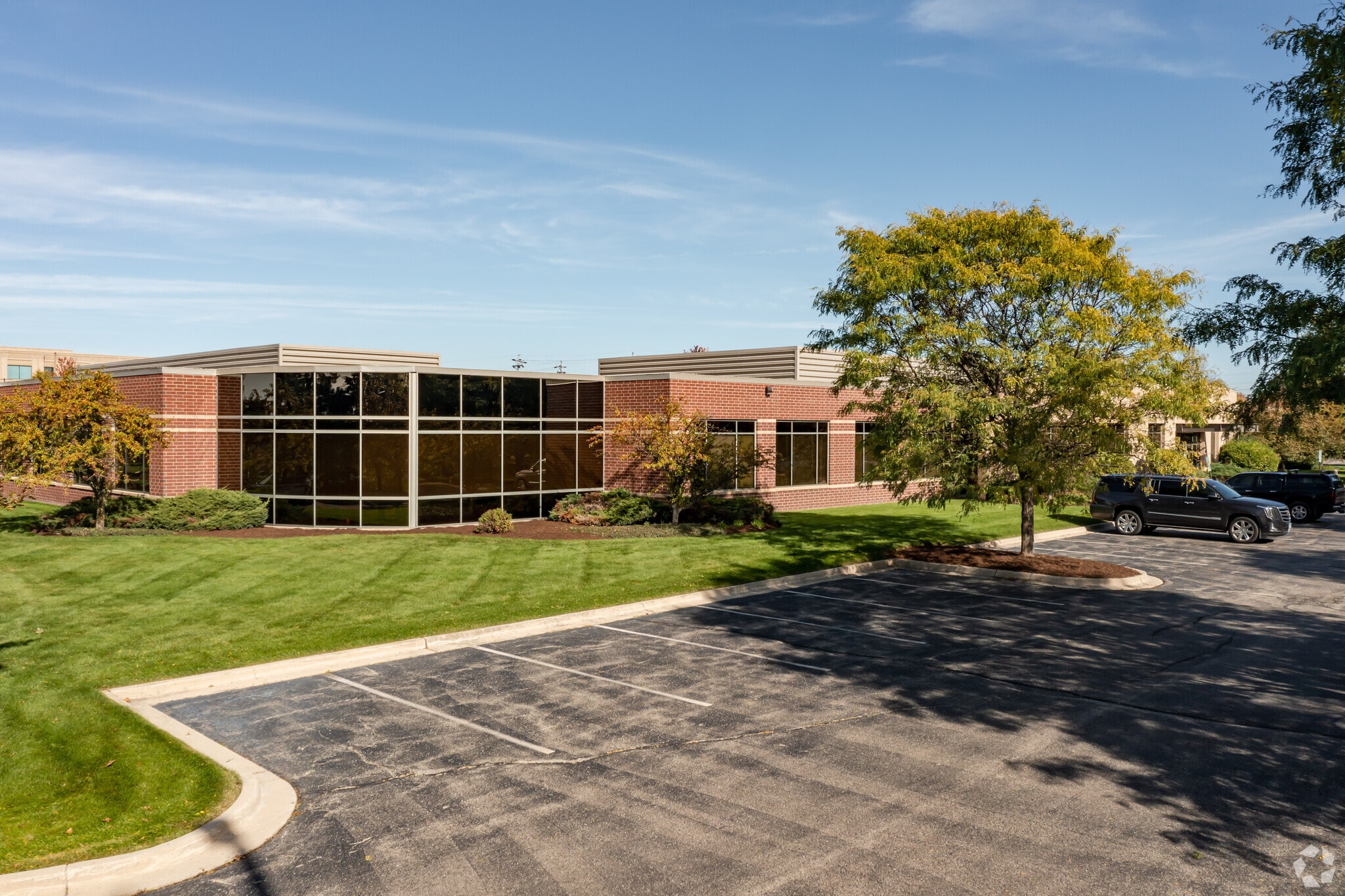 4575 Weaver Pky, Warrenville, IL for lease Building Photo- Image 1 of 5