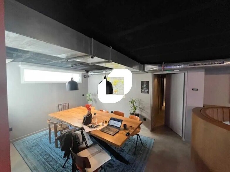 Office in Vanves for lease - Building Photo - Image 3 of 8