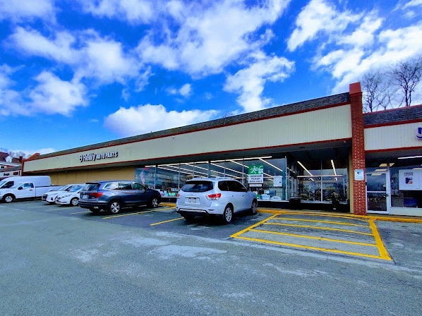 400 E Pittsburgh St, Greensburg, PA for lease - Building Photo - Image 2 of 9