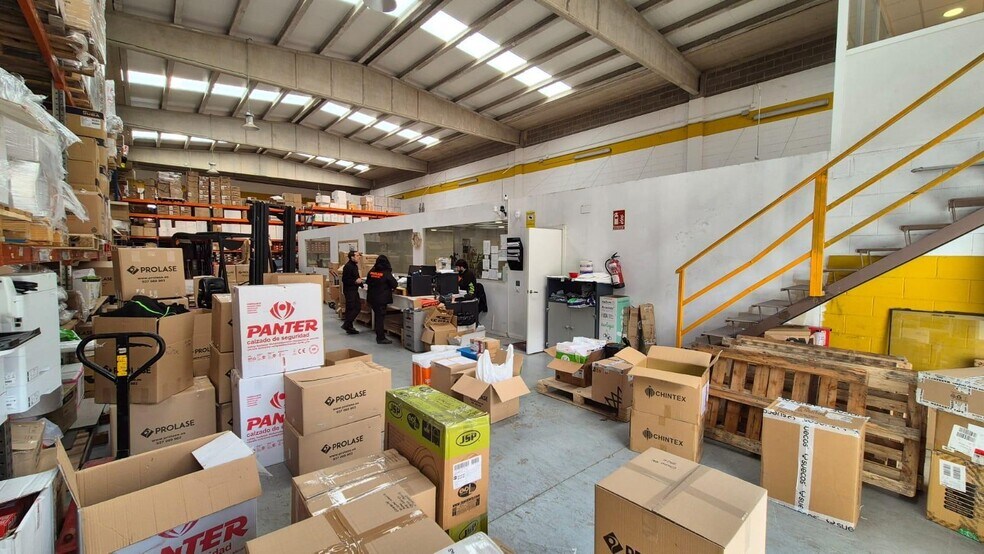 Industrial in Castellar del Vallès, Barcelona for sale - Interior Photo - Image 2 of 9