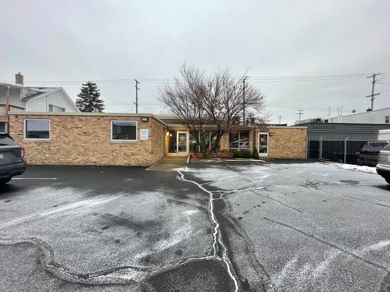 1011 E Fulton St, Grand Rapids, MI for sale - Building Photo - Image 1 of 1
