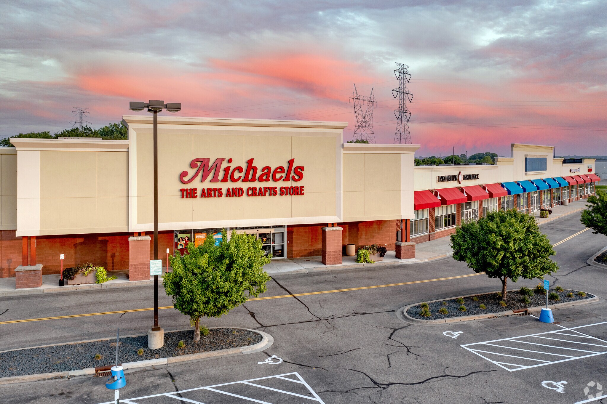 8051-8091 Old Carriage Ct, Shakopee, MN for sale Primary Photo- Image 1 of 1