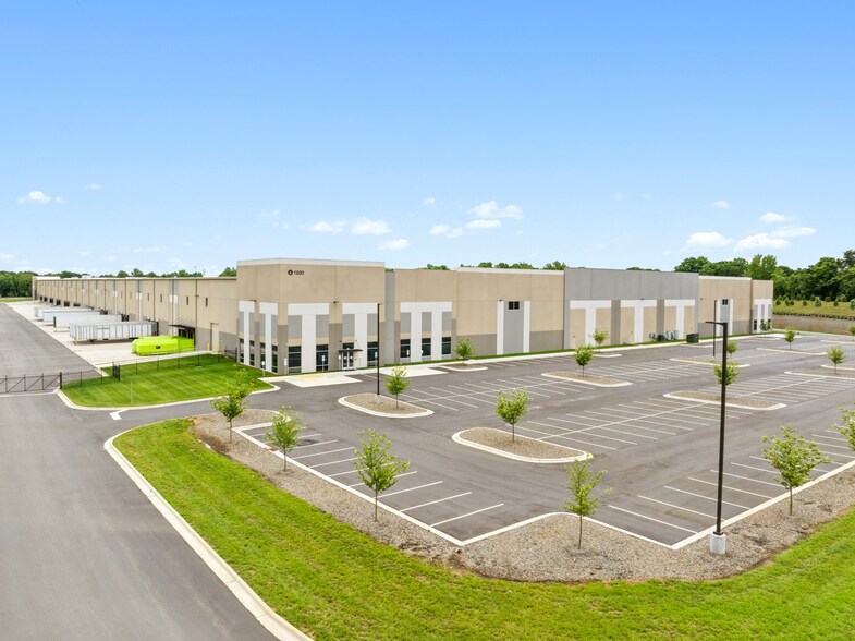 1620 Piedmont Commerce Dr, Kernersville, NC for lease - Building Photo - Image 1 of 6