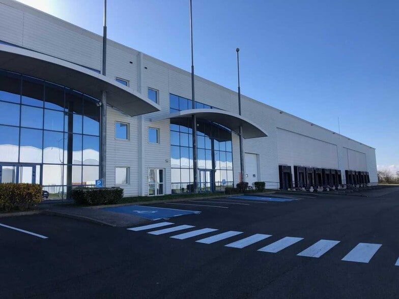 2 Rue Eugene Pottier, Marly-la-Ville for lease - Building Photo - Image 3 of 35