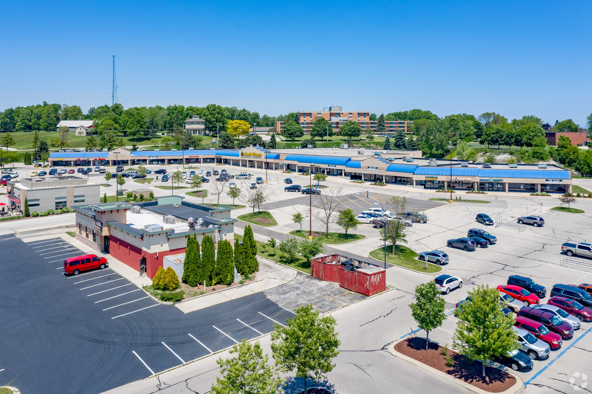 521-579 S Taylor Dr, Sheboygan, WI for lease Building Photo- Image 1 of 12