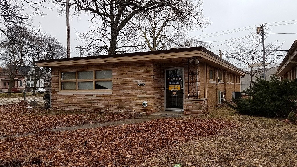 6213 10th Ave, Kenosha, WI for sale Building Photo- Image 1 of 1
