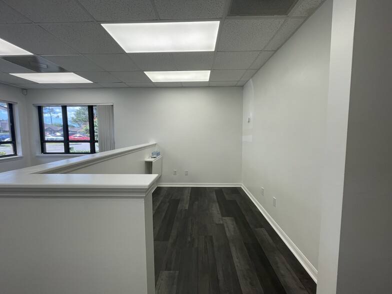 12520 World Plaza Ln, Fort Myers, FL for lease - Interior Photo - Image 2 of 20