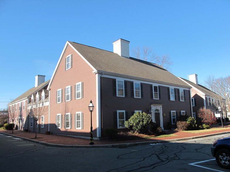 35 Bedford St, Lexington, MA 02420