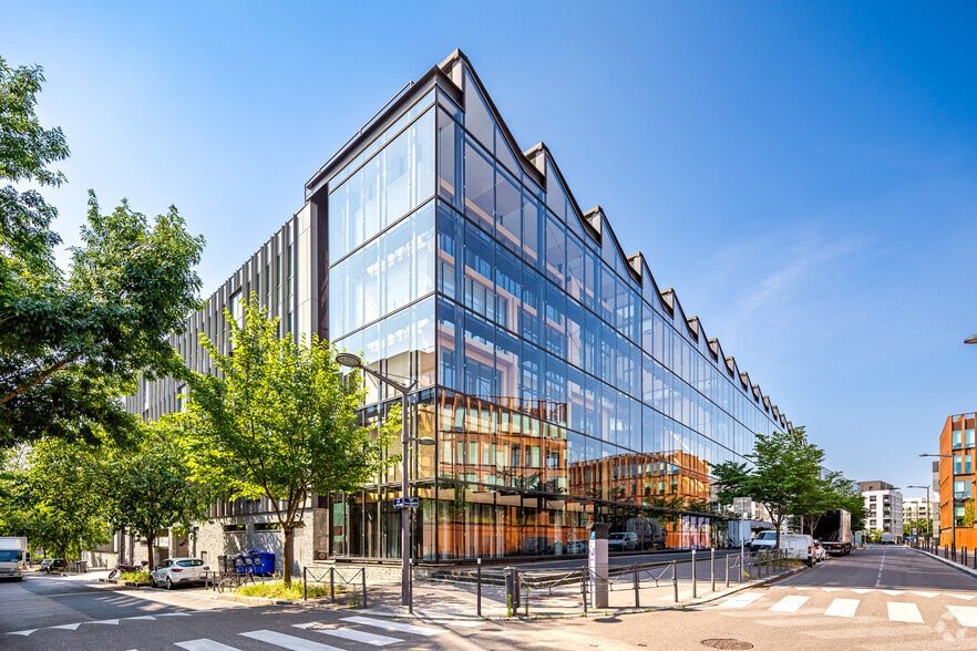 22 Rue Félix Mangini, Lyon for lease - Primary Photo - Image 1 of 3