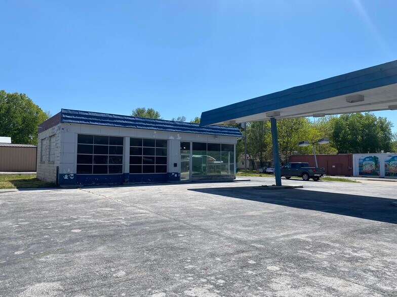 1058 W Sunshine St, Springfield, MO for sale - Primary Photo - Image 1 of 1