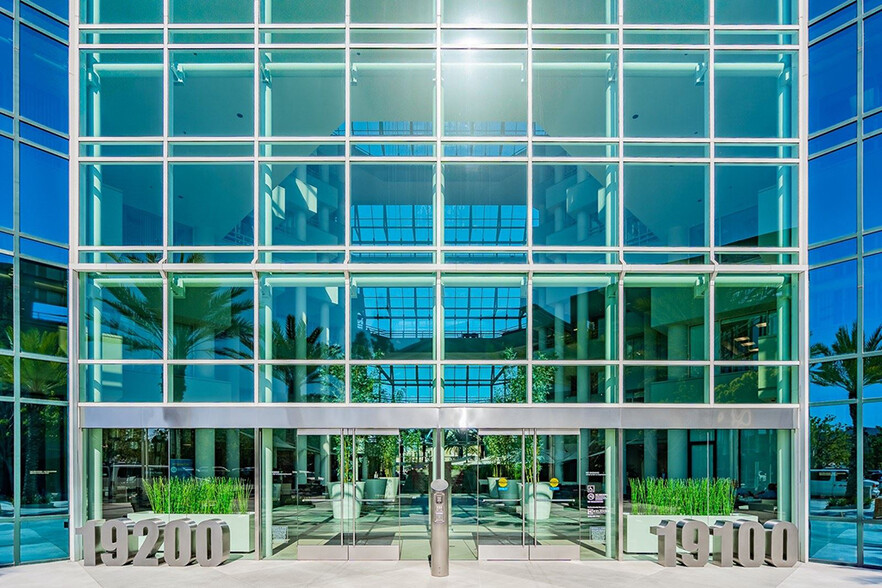 19200 Von Karman Ave, Irvine, Ca 92612 - The Atrium 