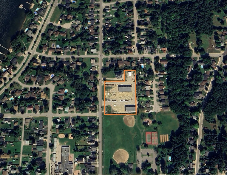 77 Fox Street St, Penetanguishene, ON for sale - Primary Photo - Image 1 of 3