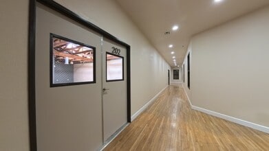 940 W Chapman Ave, Orange, CA for lease Building Photo- Image 2 of 16