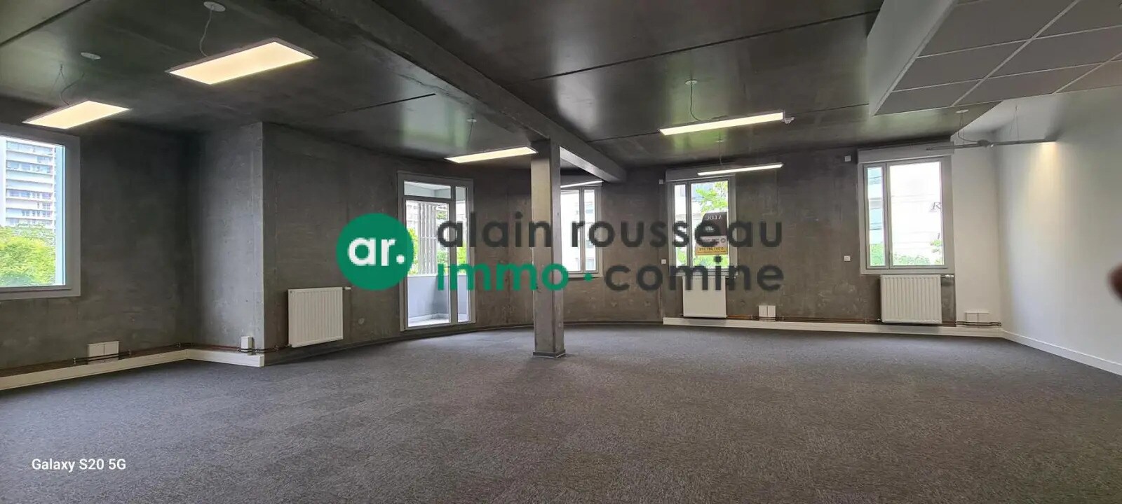 Office in Angers for lease Interior Photo- Image 1 of 3