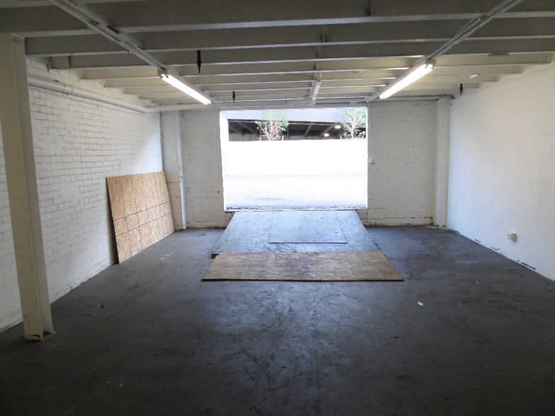 1107-1117 E Van Buren St, Phoenix, AZ for lease - Building Photo - Image 3 of 8