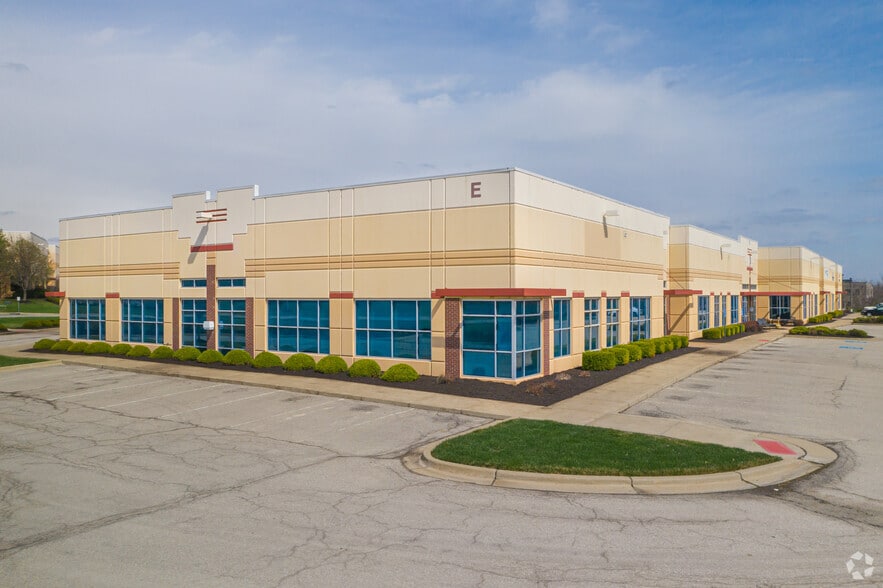 11025-11091 Strang Line Rd, Lenexa, KS for lease - Building Photo - Image 3 of 12