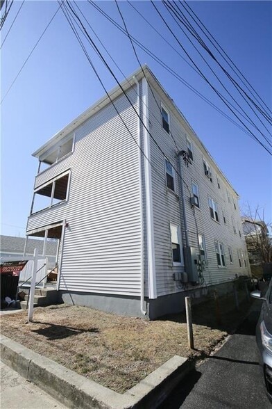 37 Foundry St, Woonsocket, RI for sale - Building Photo - Image 1 of 1