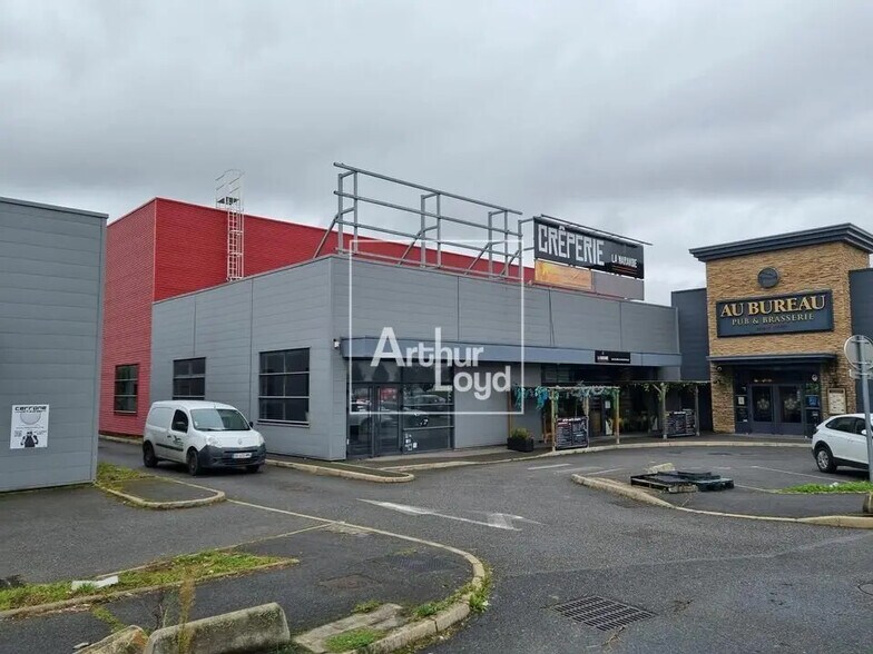 Retail in Varennes-sur-Seine for sale - Building Photo - Image 1 of 5