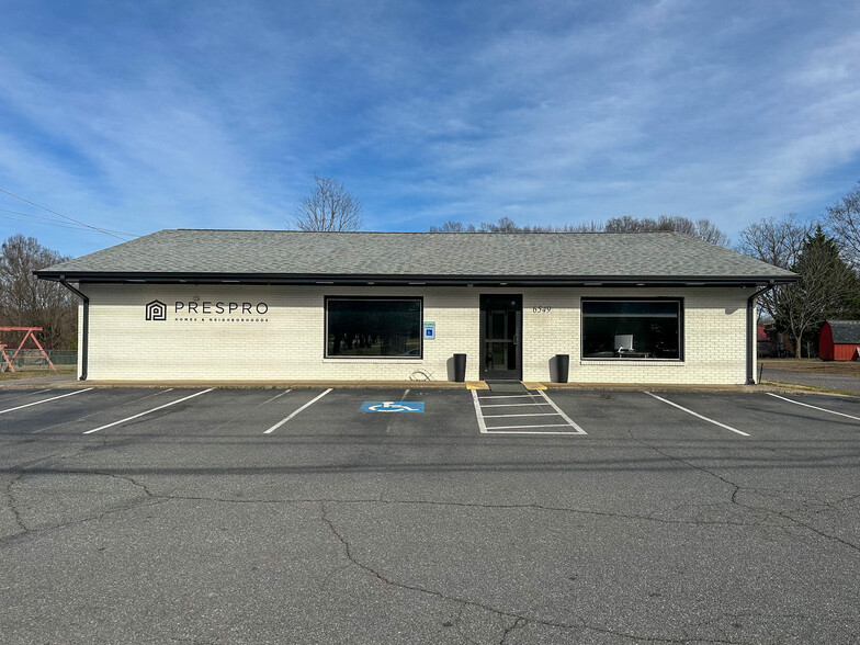 6549 Morehead Rd, Harrisburg, NC for sale - Building Photo - Image 1 of 1