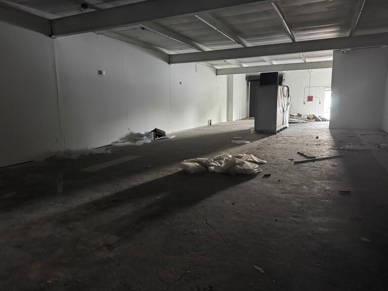 2775 E 10th Ave, Hialeah, FL for lease - Building Photo - Image 2 of 6