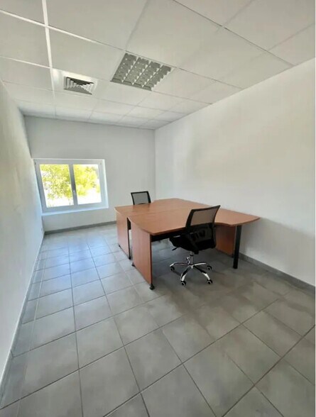 26 Allée De Migelane Za Les Pins Verts, Saucats for lease - Interior Photo - Image 2 of 7