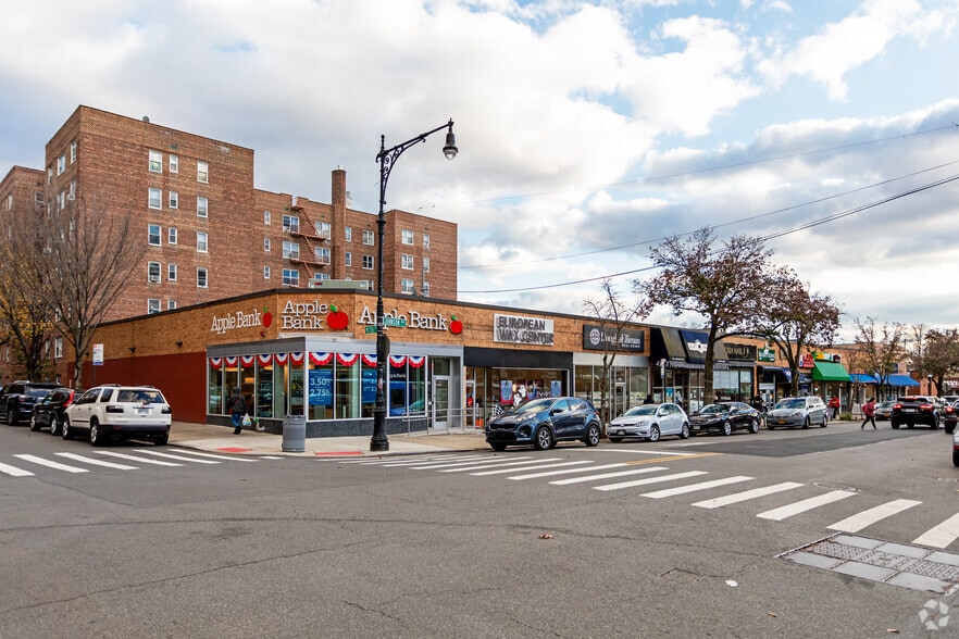 3520-3552 Johnson Ave, Bronx, NY for lease - Primary Photo - Image 3 of 4
