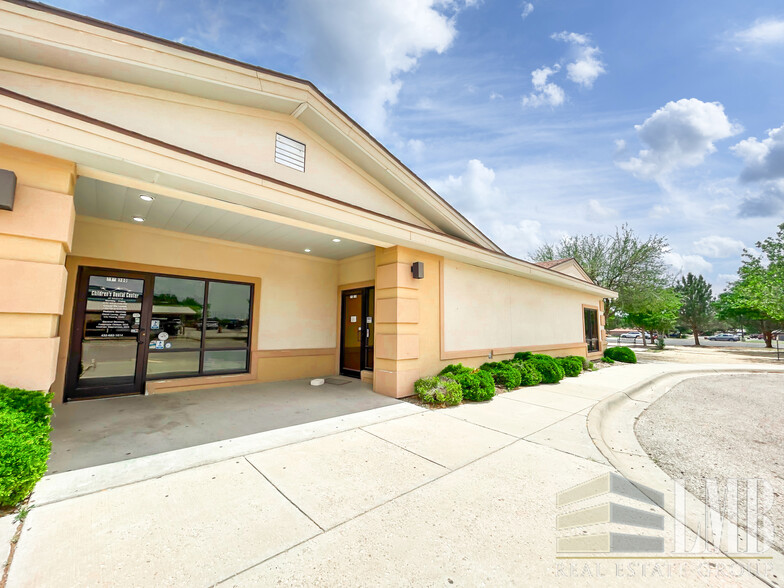 3401 Greenbriar, Midland, TX for lease - Building Photo - Image 3 of 9