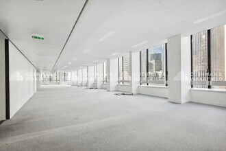 Office in Courbevoie for lease Building Photo- Image 2 of 7