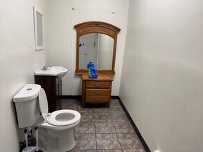 17503-17587 Imperial Valley Dr, Houston, TX for lease Building Photo- Image 2 of 4