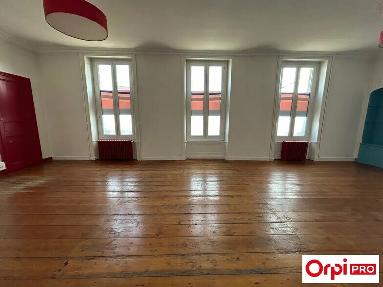 Office in Saint-Brieuc for sale - Building Photo - Image 2 of 7