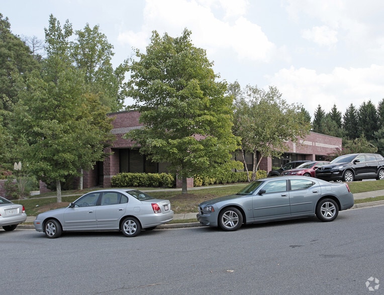 5105 Old Ellis Pt, Roswell, GA for lease - Building Photo - Image 3 of 29