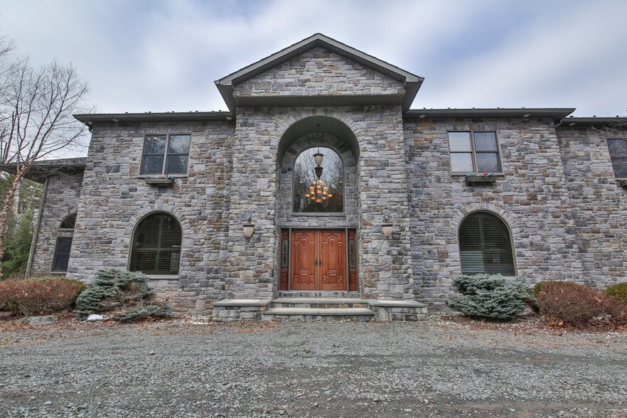 200 Giacolone Dr, Canadensis, PA for sale - Building Photo - Image 1 of 1