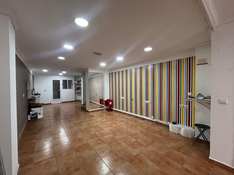 Retail in Alzira for lease - Building Photo - Image 2 of 8