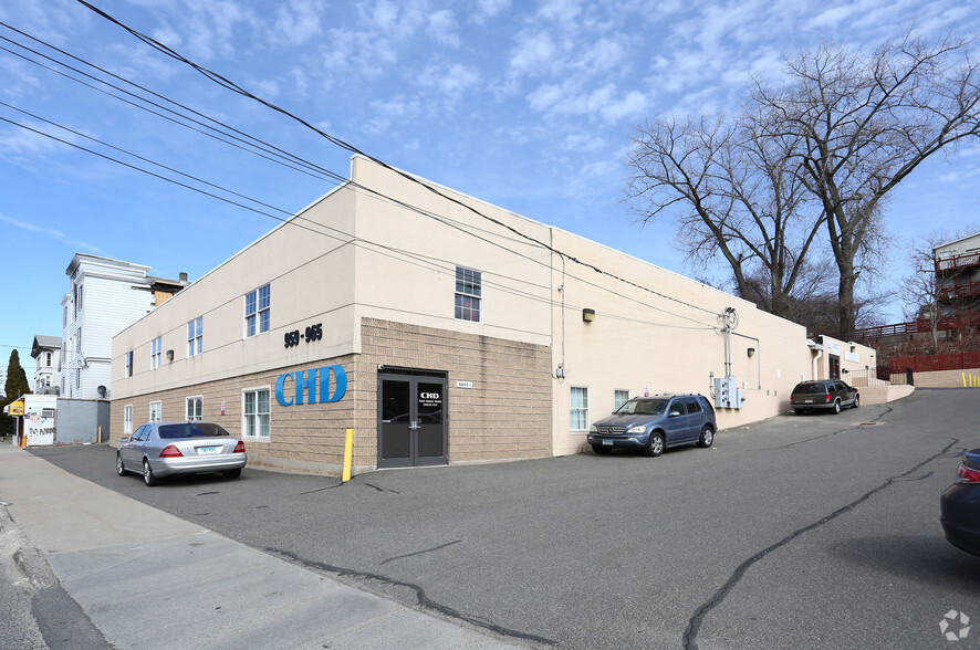 945 S Main St, Waterbury, CT for sale - Primary Photo - Image 1 of 1