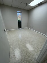 6818-6824 S Manhattan Ave, Tampa, FL for lease Interior Photo- Image 2 of 3