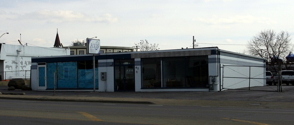 Illinois and Broadway -3 Buildings portfolio of 3 properties for sale on LoopNet.com - Building Photo - Image 2 of 3