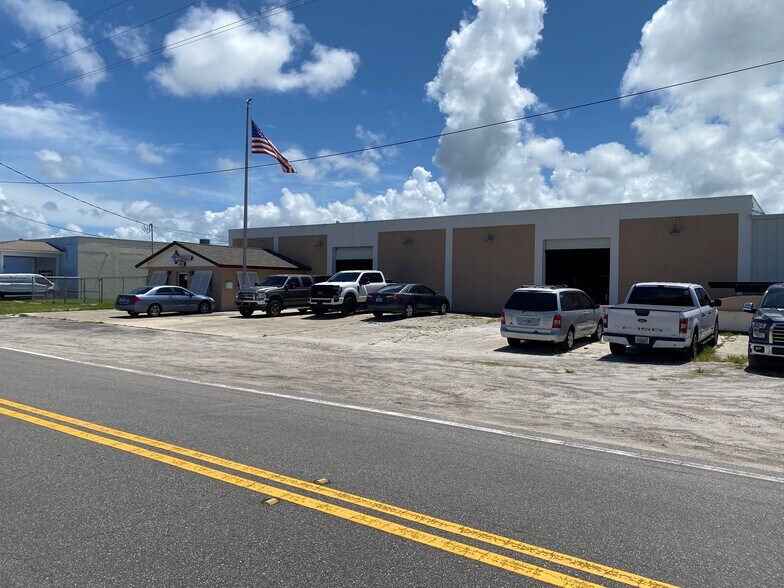 420-426 Nieman Ave, Melbourne, FL for sale - Primary Photo - Image 1 of 1