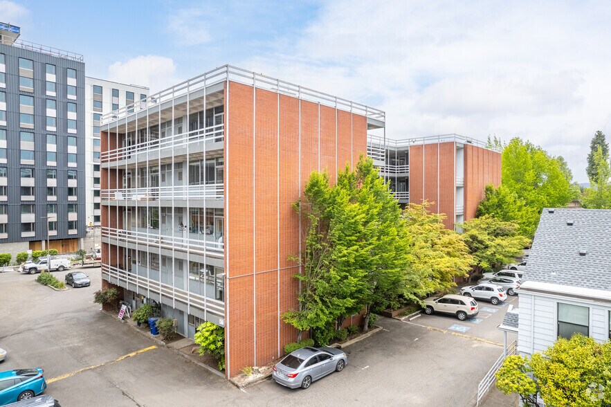 401 E 10th Ave, Eugene, OR for lease - Building Photo - Image 2 of 5