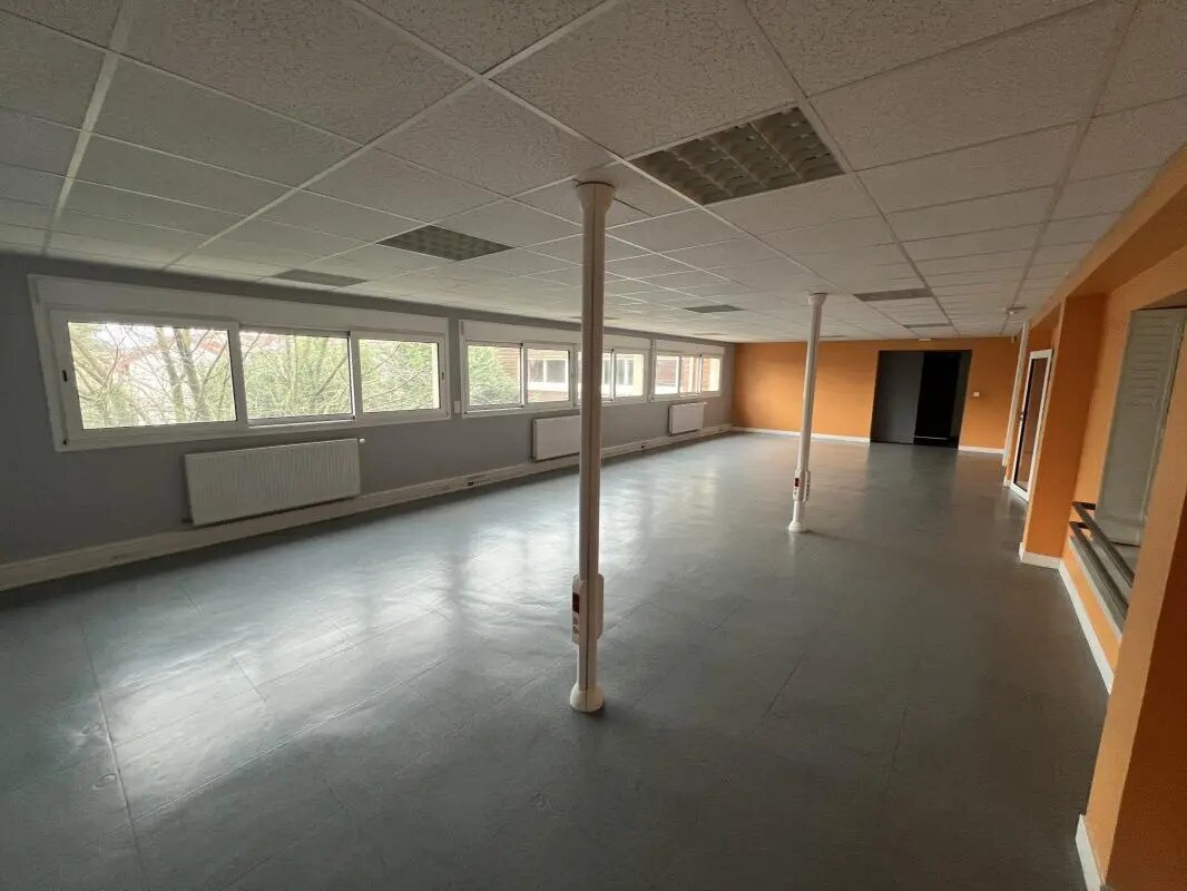 Office in Le Bourget for lease Interior Photo- Image 1 of 11