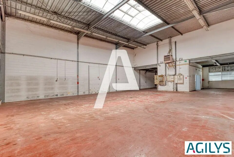 Flex in Villejuif for lease Interior Photo- Image 1 of 7
