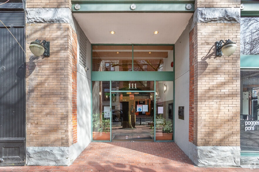 101-111 Water St, Vancouver, BC for lease - Building Photo - Image 2 of 4
