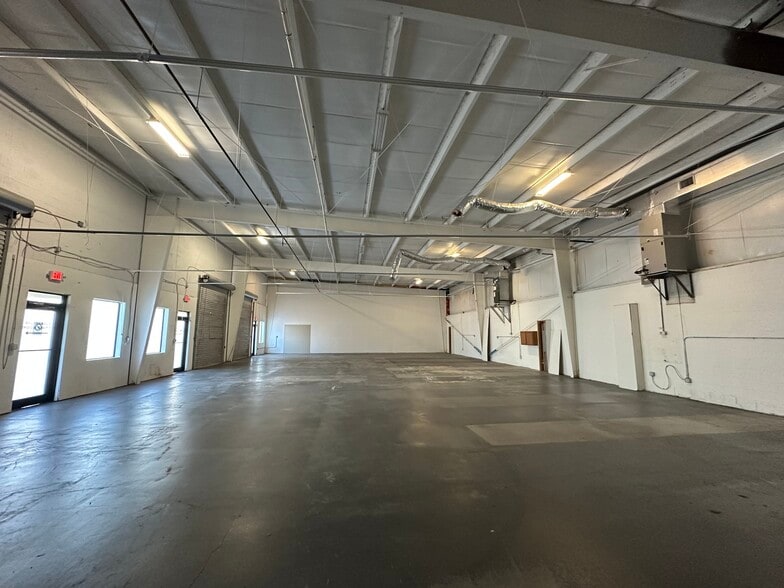 1280 Hand Ave, Ormond Beach, FL for lease - Building Photo - Image 2 of 12