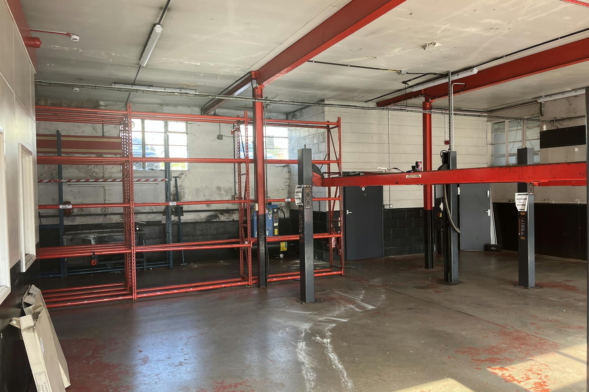 15 Saint Cross Road, Winchester for lease Interior Photo- Image 1 of 6