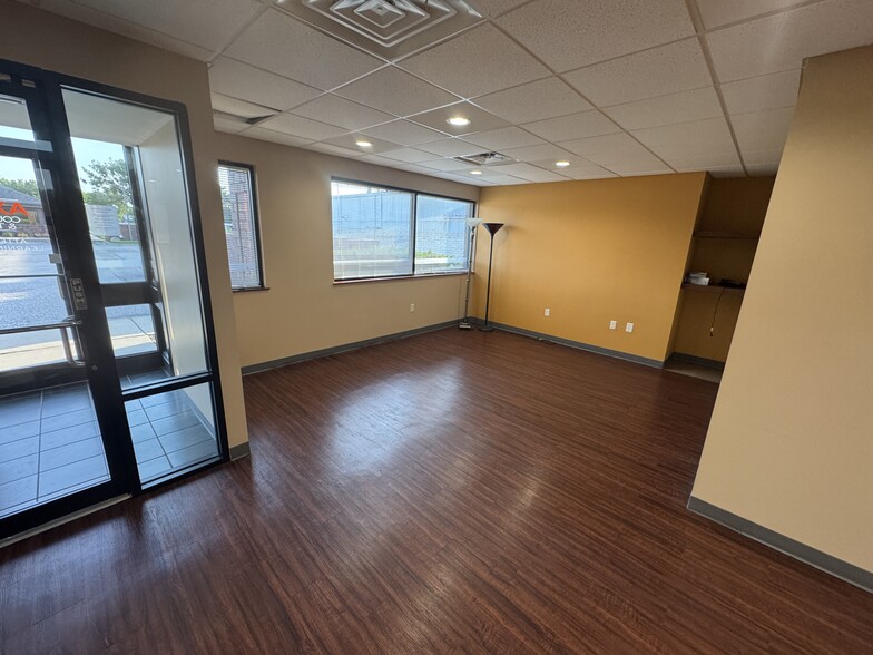 7570 W 21st St N, Wichita, KS for lease - Building Photo - Image 3 of 13