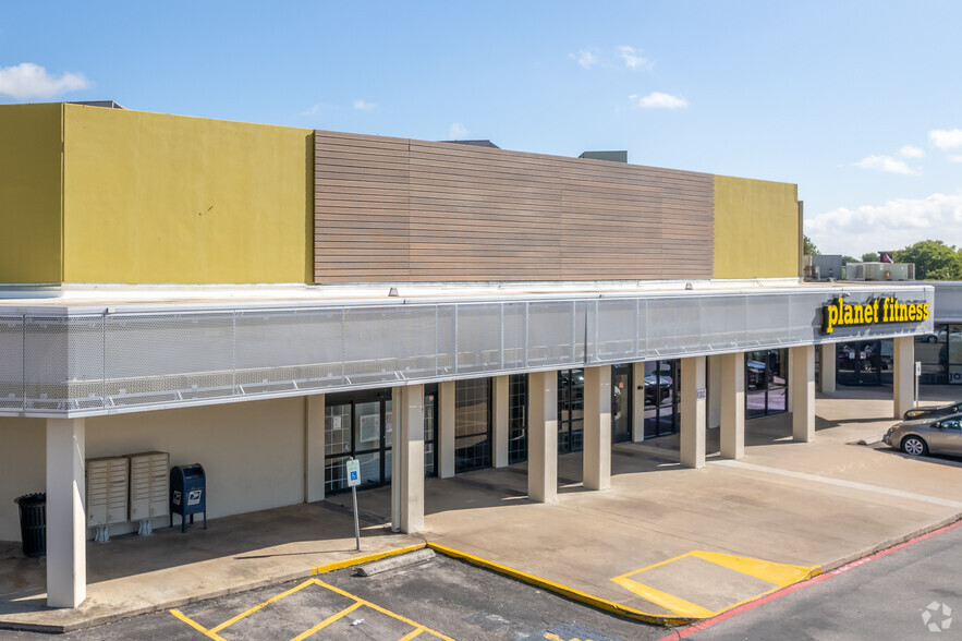 2700 Pecan St W, Pflugerville, TX for lease - Building Photo - Image 2 of 5