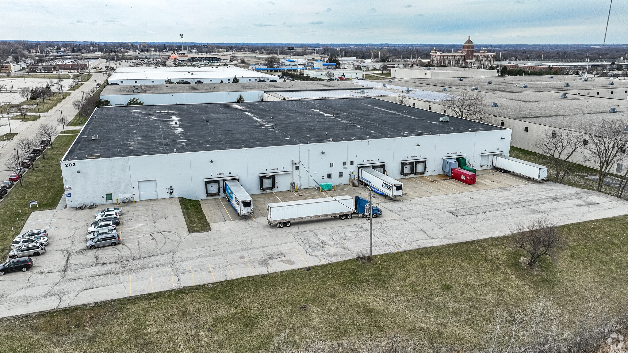 202 W Olive St, Glendale, WI for sale Primary Photo- Image 1 of 1