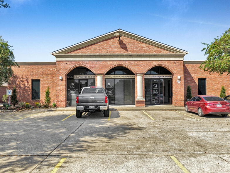 6429 Fairmont Pky, Pasadena, TX for sale - Building Photo - Image 1 of 130