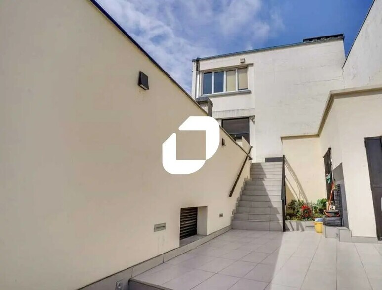 Office in Bagnolet for lease - Building Photo - Image 3 of 14